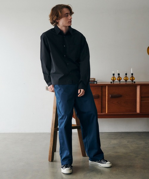 MAISON CLUB（メゾンクラブ）の「【MAISON CLUB】Cropped Compact Shirt / クロップド丈コンパクトシャツ（シャツ/ブラウス・メンズ・ブラック/サックスブルー/ホワイト・M/L）」の8枚目の写真