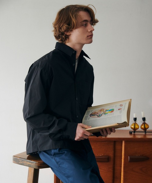 MAISON CLUB（メゾンクラブ）の「【MAISON CLUB】Cropped Compact Shirt / クロップド丈コンパクトシャツ（シャツ/ブラウス・メンズ・ブラック/サックスブルー/ホワイト・M/L）」の12枚目の写真