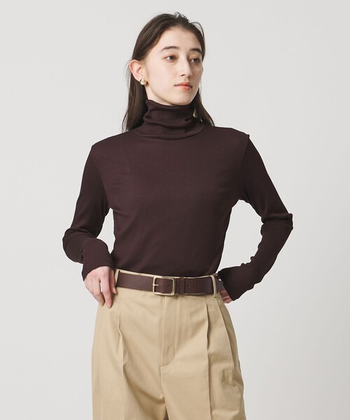 UNITED ARROWS(ユナイテッドアローズ)の「コットン テレコ タートル カットソー(Tシャツ/カットソー・レディース・ダークブラウン/ブラック/ライトピンク/ホワイト・FREE)」の4枚目の写真