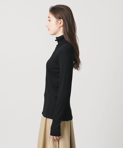 UNITED ARROWS(ユナイテッドアローズ)の「コットン テレコ タートル カットソー(Tシャツ/カットソー・レディース・ダークブラウン/ブラック/ライトピンク/ホワイト・FREE)」の14枚目の写真