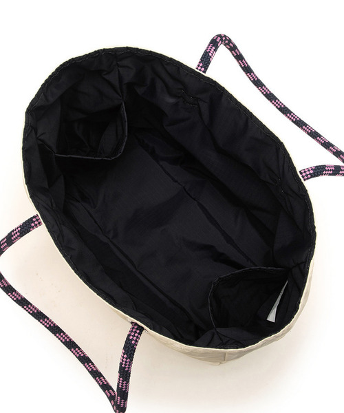 LeSportsac(レスポートサック)の「ML 2 WAY TOTE 2ウェイビスケットベージュ/ディープシー(トートバッグ・レディース・ベージュ・FREE)」の11枚目の写真