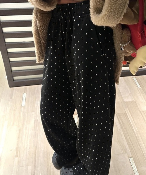 GLAMOROUS JANE（グラマラスジェーン）の「ドット柄ジャガードスウェットパンツ（スウェットパンツ・レディース・ブラック/グレー・L/M）」の2枚目の写真