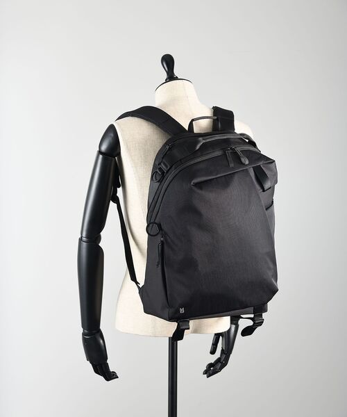TRAVEL SHOP MILESTO(トラベルショップミレスト)の「XTREC アシンメトリーバックパック(バックパック/リュック・レディース・グレイッシュベージュ/ブラック・フリ-)」の5枚目の写真
