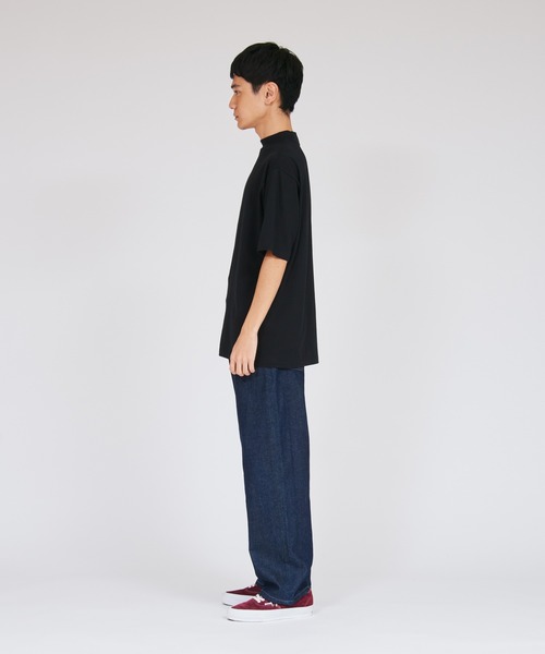 HANES(ヘインズ)の「【Hanes/ヘインズ】メンズ Hanes THE RELAX リラックスフィット モックネックTシャツ(Tシャツ/カットソー・メンズ・ブラック/ホワイト・XL/L/M/S)」の17枚目の写真