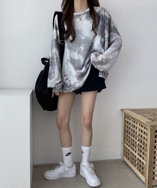 Flugge(フラッジー)の「タイダイ柄オーバーロンT(Tシャツ/カットソー・レディース・グレー・LARGE/MEDIUM)」の4枚目の写真