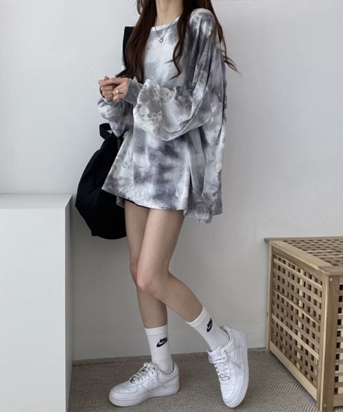 Flugge(フラッジー)の「タイダイ柄オーバーロンT(Tシャツ/カットソー・レディース・グレー・LARGE/MEDIUM)」の5枚目の写真