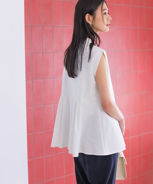 組曲(クミキョク)の「ツイルジャージーペプラム カットソー(Tシャツ/カットソー・レディース・ブラック系/スモーキーグリーン系/ホワイト系・2/3)」の6枚目の写真