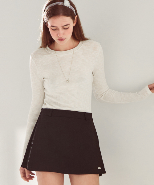 SLOWLOLLI(スローローリ)の「Calm rib basic tee_4 Colors(Tシャツ/カットソー・レディース・ブラック/ブラウン/Beige/Cream・FREE)」の8枚目の写真