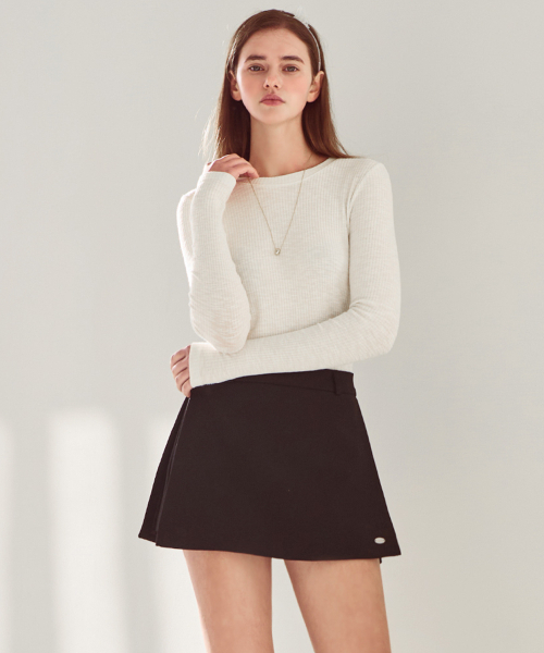 SLOWLOLLI(スローローリ)の「Calm rib basic tee_4 Colors(Tシャツ/カットソー・レディース・ブラック/ブラウン/Beige/Cream・FREE)」の9枚目の写真