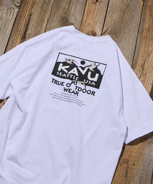 FREAK'S STORE(フリークスストア)の「限定展開 KAVU×FREAK'S STORE カブー 別注 ビッグシルエット ロゴバックプリント Tシャツ(Tシャツ/カットソー・メンズ・ホワイト/スミクロ/アッシュグレー/グレイッシュベージュ・SMALL/LARGE/MEDIUM)」の2枚目の写真
