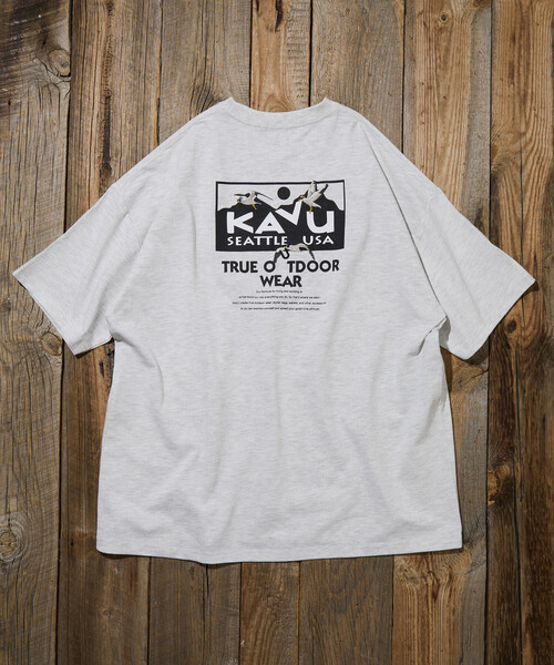 FREAK'S STORE(フリークスストア)の「限定展開 KAVU×FREAK'S STORE カブー 別注 ビッグシルエット ロゴバックプリント Tシャツ(Tシャツ/カットソー・メンズ・ホワイト/スミクロ/アッシュグレー/グレイッシュベージュ・SMALL/LARGE/MEDIUM)」の16枚目の写真