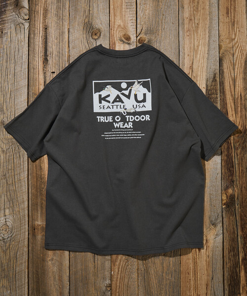 FREAK'S STORE(フリークスストア)の「限定展開 KAVU×FREAK'S STORE カブー 別注 ビッグシルエット ロゴバックプリント Tシャツ(Tシャツ/カットソー・メンズ・ホワイト/スミクロ/アッシュグレー/グレイッシュベージュ・SMALL/LARGE/MEDIUM)」の20枚目の写真