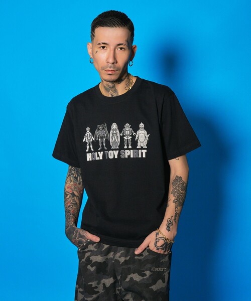 Subciety(サブサエティ)の「Holy toy spirit tee(Tシャツ/カットソー・メンズ・ブラック×ブラック/ブラック/ホワイト×ブラック/ホワイト・SMALL/MEDIUM/LARGE/X-LARGE/XX-LARGE)」の21枚目の写真