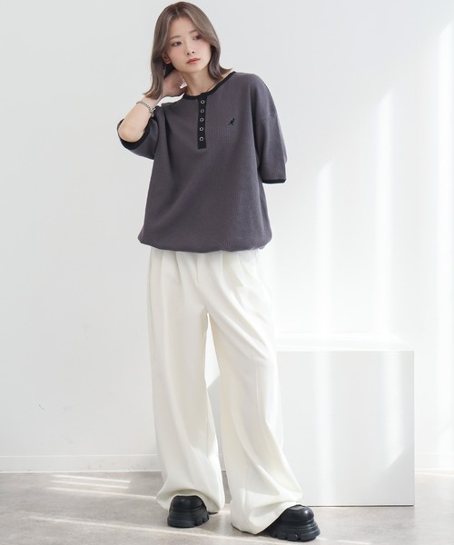 KANGOL（カンゴール）の「【KANGOL/カンゴール】別注 ワッフル ロゴ刺繍 配色 ヘンリーネック  Tシャツ（Tシャツ/カットソー・メンズ・カーキ/ブラック/チャコールグレー/オフホワイト/アッシュグレー/ネイビー・M/L/XL）」の20枚目の写真
