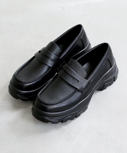 SOCCE(ソーシー)の「スニーカーソールコインローファー(ローファー・メンズ・ブラック・M/S/L)」の1枚目の写真
