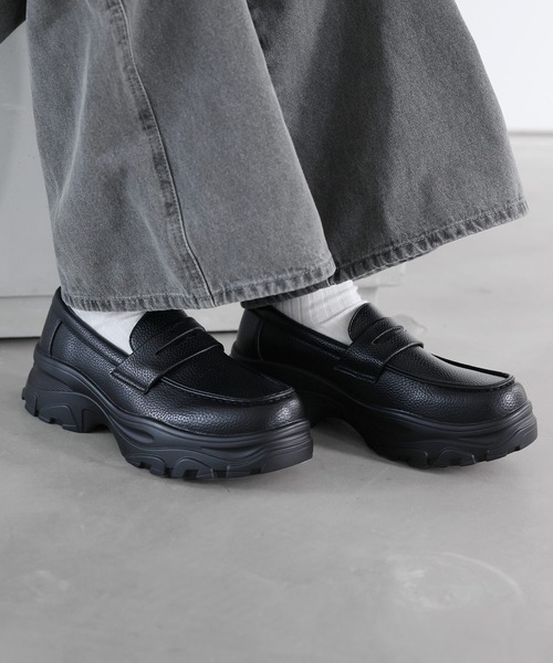 SOCCE(ソーシー)の「スニーカーソールコインローファー(ローファー・メンズ・ブラック・M/S/L)」の3枚目の写真