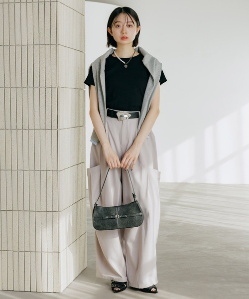 PAGEBOY（ページボーイ）の「ジミレスコンパクトT（Tシャツ/カットソー・レディース・チェリーピンク/ブラック/オフホワイト/グレー/ダークグリーン・SMALL/MEDIUM）」の11枚目の写真