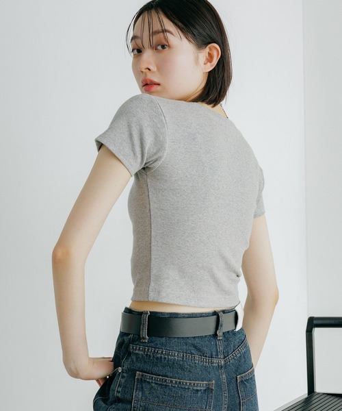 PAGEBOY（ページボーイ）の「ジミレスコンパクトT（Tシャツ/カットソー・レディース・チェリーピンク/ブラック/オフホワイト/グレー/ダークグリーン・SMALL/MEDIUM）」の22枚目の写真