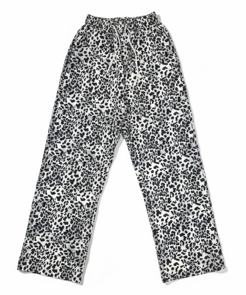 NANEA(ナネア)の「レオパード柄ワイドストレートパンツ(その他パンツ・レディース・ブラック/ホワイト/ブラウン・MEDIUM)」の19枚目の写真