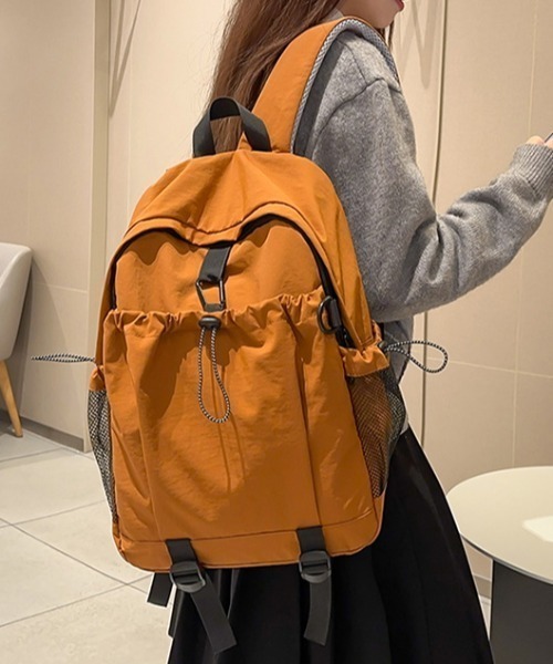 Teem Store(チームストア)の「【A4対応/大容量】【ユニセックス】サイドポケット軽量バックパック(バックパック/リュック・レディース・ホワイト/ワイン/ブラック/オレンジ・F)」の4枚目の写真