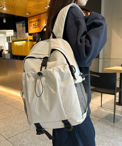 Teem Store(チームストア)の「【A4対応/大容量】【ユニセックス】サイドポケット軽量バックパック(バックパック/リュック・レディース・ホワイト/ワイン/ブラック/オレンジ・F)」の14枚目の写真