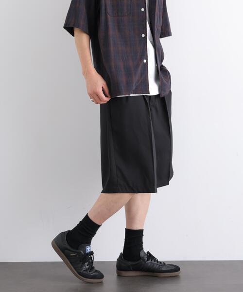 Dickies(ディッキーズ)の「Dickies/別注 Wide Tuck Short Pants(その他パンツ・メンズ・ブラック/ブラウン/アイボリー・S/L/M)」の4枚目の写真
