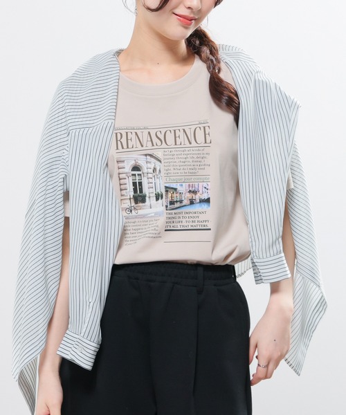 Honeys（ハニーズ）の「【ハニさら・接触冷感・ＵＶカット】フォトプリントＴシャツ（Tシャツ/カットソー・レディース・ホワイト/オートミール/スミクロ/ベージュ・L/LL/M/S）」の3枚目の写真