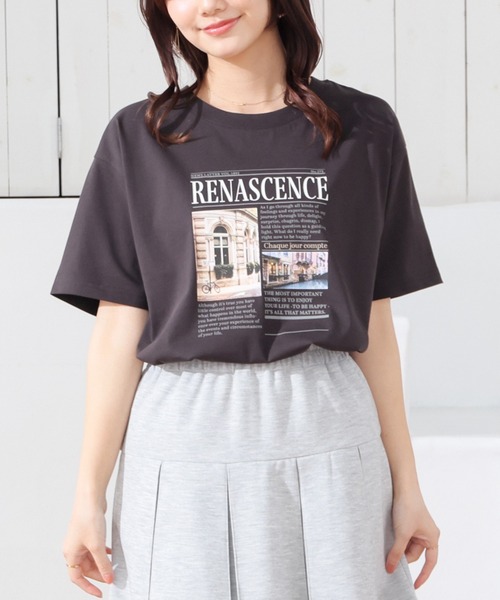 Honeys（ハニーズ）の「【ハニさら・接触冷感・ＵＶカット】フォトプリントＴシャツ（Tシャツ/カットソー・レディース・ホワイト/オートミール/スミクロ/ベージュ・L/LL/M/S）」の2枚目の写真