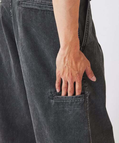 JOURNAL STANDARD relume(ジャーナルスタンダード レリューム)の「ワイドカット フェード チノパンツ(チノパンツ・メンズ・カーキ/ライトグレー/ブラックミックス/コバルトブルー・SMALL/MEDIUM/LARGE)」の20枚目の写真