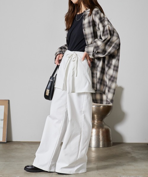 Chick(チック)の「Easy-Fit Wide-Leg Pants with a Wrap Skirt / 巻きスカート付き イージーワイドパンツ 秋 秋服 2026年秋冬(その他パンツ・レディース・ホワイト/ブラック/アイボリー・FREE)」の19枚目の写真