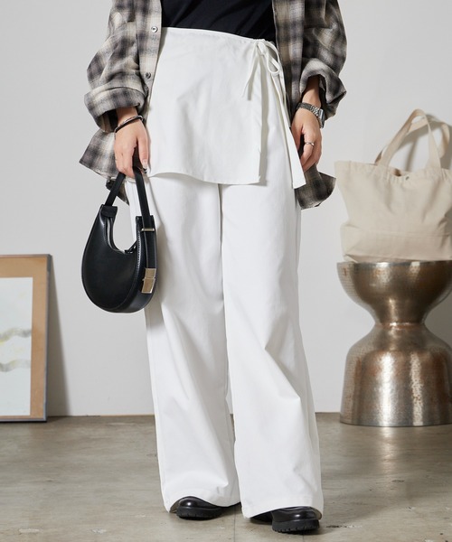 Chick(チック)の「Easy-Fit Wide-Leg Pants with a Wrap Skirt / 巻きスカート付き イージーワイドパンツ 秋 秋服 2026年秋冬(その他パンツ・レディース・ホワイト/ブラック/アイボリー・FREE)」の17枚目の写真