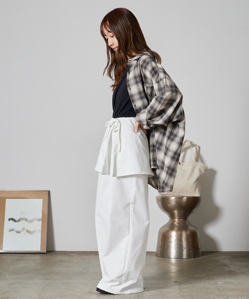 Chick(チック)の「Easy-Fit Wide-Leg Pants with a Wrap Skirt / 巻きスカート付き イージーワイドパンツ 秋 秋服 2026年秋冬(その他パンツ・レディース・ホワイト/ブラック/アイボリー・FREE)」の21枚目の写真