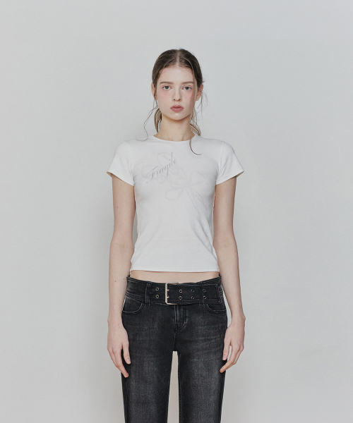 PAIN OR PLEASURE(ペインオアプレジャー)の「FRAGILE GRAPHIC TEE white(Tシャツ/カットソー・レディース・その他・SMALL/MEDIUM)」の2枚目の写真