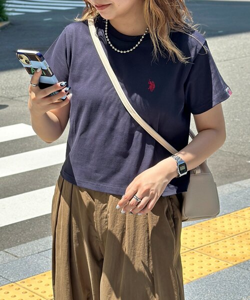 U.S. POLO ASSN.(ユーエスポロアッスン)の「【U.S. POLO ASSN.】クロップドT(Tシャツ/カットソー・レディース・ピンク/ホワイト/ブラック系その他/チャコールグレー/グレー/インディゴブルー/ブルー系その他/ネイビー/ブラック/ブラウン系その他・FREE)」の7枚目の写真