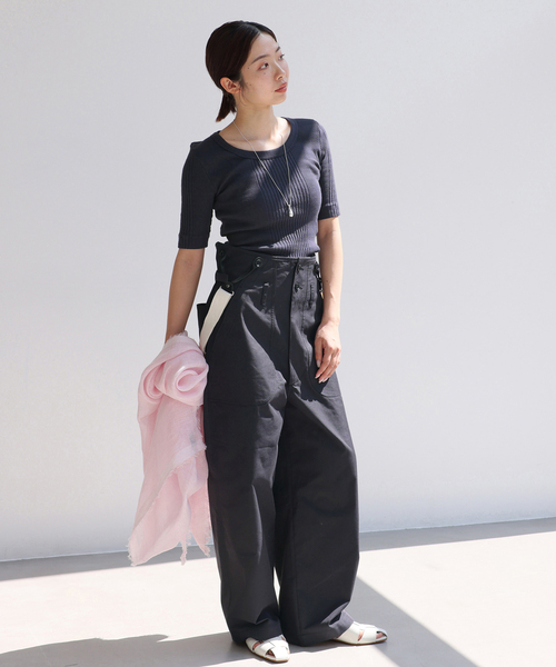 IENA(イエナ)の「PEACEFUL DAYS/ピースフルデイズ サスペンダーPT パンツ(その他パンツ・レディース・アイボリー/ネイビー・36/38)」の4枚目の写真