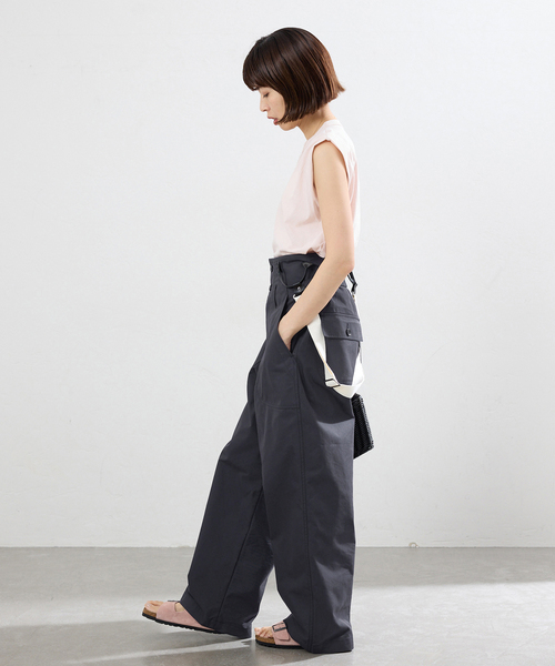 IENA(イエナ)の「PEACEFUL DAYS/ピースフルデイズ サスペンダーPT パンツ(その他パンツ・レディース・アイボリー/ネイビー・36/38)」の17枚目の写真