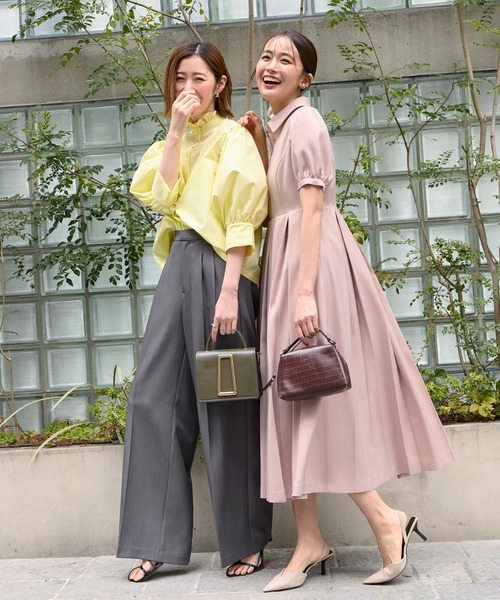 RUIRUE BOUTIQUE（ルイルエブティック）の「洗える ｜ プリーツスカート ワンピース ｜ 襟付きワンピース・夏ワンピース・ロングワンピース・リゾートワンピース・デザインワンピース（ワンピース・レディース・ピンクベージュ/グレイッシュベージュ/ネイビー・S/M/L）」の4枚目の写真