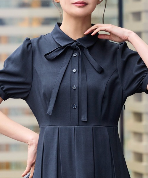 RUIRUE BOUTIQUE（ルイルエブティック）の「洗える ｜ プリーツスカート ワンピース ｜ 襟付きワンピース・夏ワンピース・ロングワンピース・リゾートワンピース・デザインワンピース（ワンピース・レディース・ピンクベージュ/グレイッシュベージュ/ネイビー・S/M/L）」の17枚目の写真