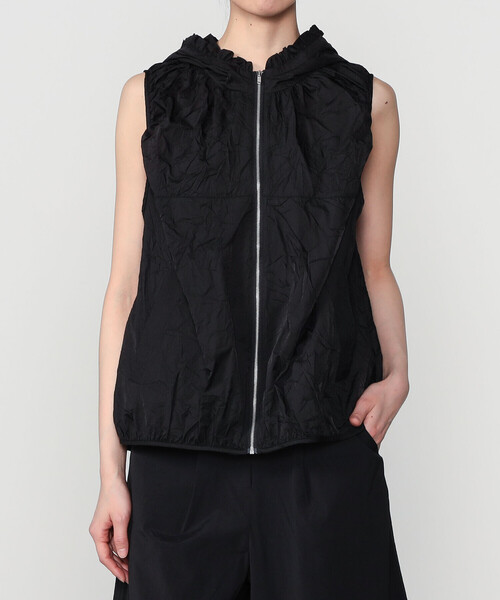 Bshop(ビショップ)の「eunoia | ナイロンシアー フードベスト WOMEN(ベスト・レディース・ブラック/グレー・ONE)」の21枚目の写真