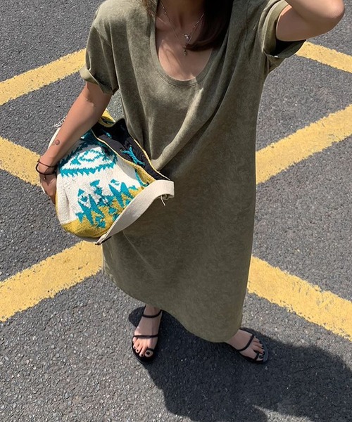 meJane(ミージェーン)の「ムラ染め Uネック半そでTシャツワンピース(ワンピース・レディース・カーキオリーブ/ヘザーチャコール・FREE)」の16枚目の写真