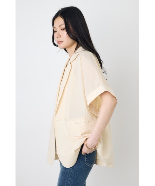 AZUL by moussy(アズールバイマウジー)の「COMFORA AIRハーフスリーブジャケット(テーラードジャケット・レディース・アイボリー/ブラウン/ブラック・SMALL/MEDIUM)」の6枚目の写真