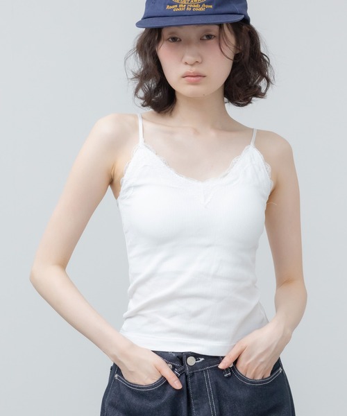 HEILIS(ヘイリス)の「カップ付きリブレースキャミソール / ブラック ブラウン アイボリー グレー カップ付き カップイン キャミソール インナー レース レースキャミ リブ カットソー 韓国 春服 夏服 秋服 冬服 カジュアル 無地 きれいめ(キャミソール・レディース・ブラック/グレー/ホワイト/ブラウン・FREE)」の1枚目の写真