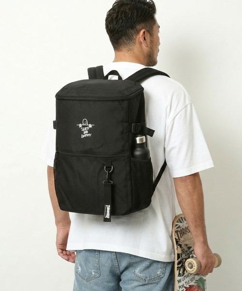 BACKYARD FAMILY(バックヤードファミリー)の「THRASHER スラッシャー バックパック 30L(バックパック/リュック・メンズ・ブラック系その他/ブラック×ホワイト・FREE)」の4枚目の写真