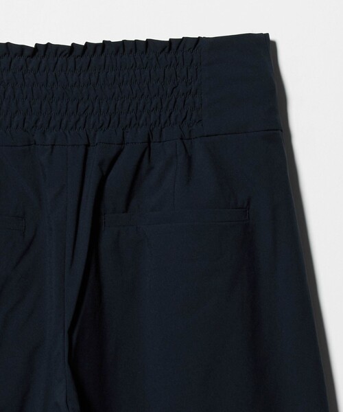 UNITED ARROWS(ユナイテッドアローズ)の「イージー ワイドパンツ ‐はっ水 UVカット 防シワ ウォッシャブル‐(スラックス・レディース・ブラック/ネイビー・36/38)」の11枚目の写真