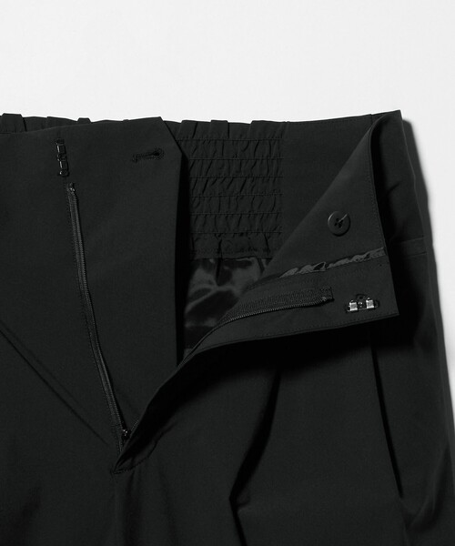 UNITED ARROWS(ユナイテッドアローズ)の「イージー ワイドパンツ ‐はっ水 UVカット 防シワ ウォッシャブル‐(スラックス・レディース・ブラック/ネイビー・36/38)」の5枚目の写真