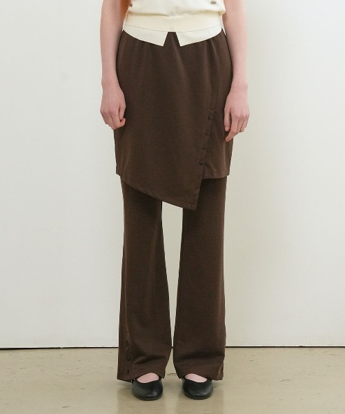 GENERAL IDEA(ジェネラルアイデア)の「【GENERAL IDEA】ボタンスリット スカートセットパンツ / BUTTON SLIT SKIRT-LAYERED PANTS SET(スラックス・レディース・ブラック/ブラウン・L/M/S)」の3枚目の写真