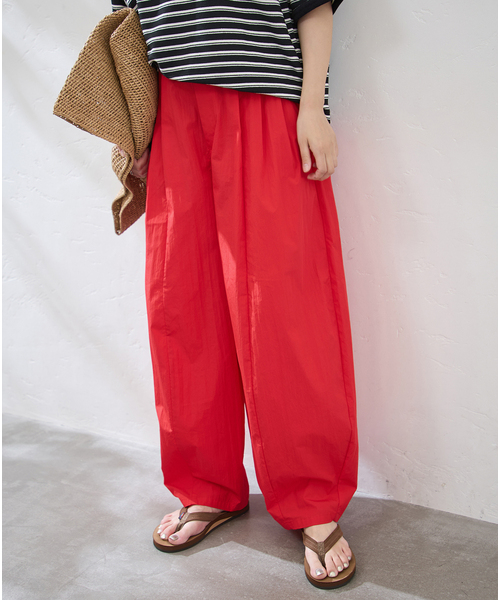 JOURNAL STANDARD(ジャーナルスタンダード)の「【UVカット】タイプライターコクーン パンツ(その他パンツ・レディース・レッド/ブラック/ホワイト/ピンク・36/38)」の4枚目の写真