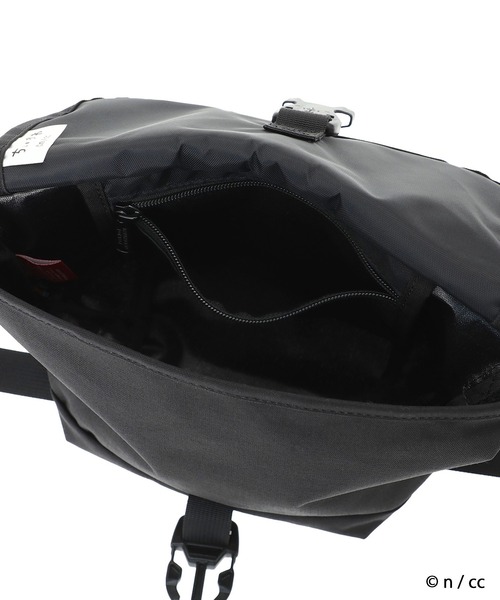 Manhattan Portage(マンハッタンポーテージ)の「NYLON MESSENGER BAG (XXS) FZP 500D CORDURA CKW26(メッセンジャーバッグ・レディース・ブラック・X-SMALL)」の8枚目の写真