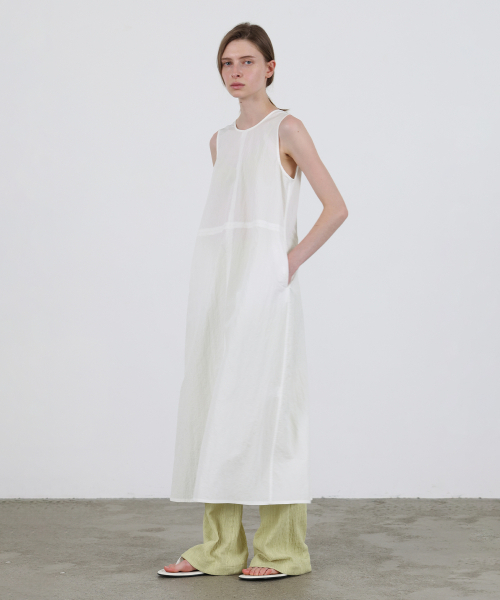 LEVAR（レバー）の「Ribbon Tie Layered Dress - White（ワンピース・レディース・ホワイト・FREE）」の2枚目の写真