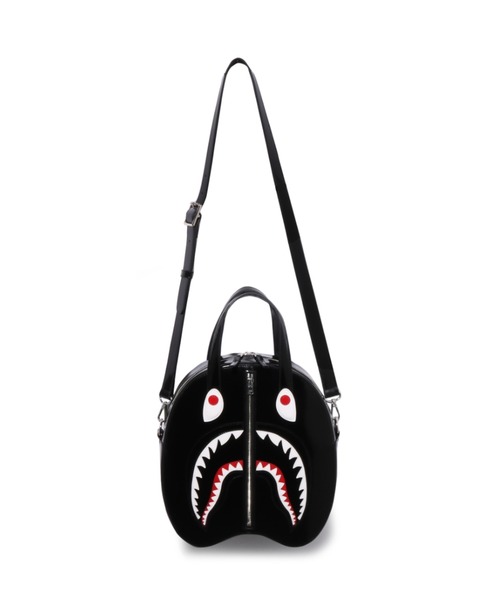 A BATHING APE(アベイシングエイプ)の「SHARK LEATHER SHOULDER BAG(ショルダーバッグ・メンズ・ブラック・FREE)」の1枚目の写真